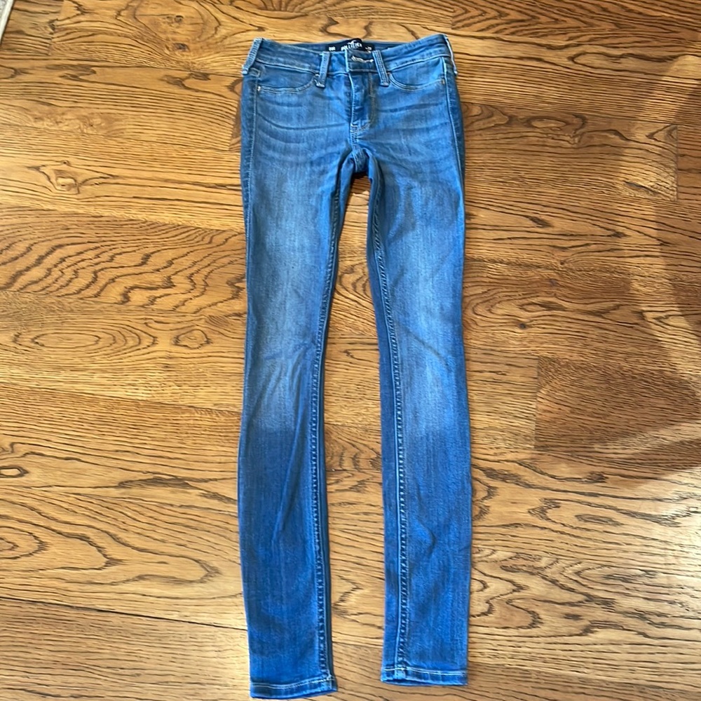 Girls stretch Hollister Jeans size 00R (23 W and 28 L)